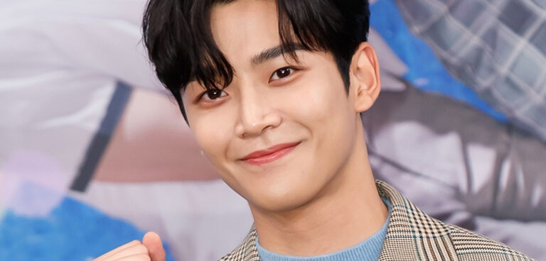 Ator sul-coreano Rowoon.